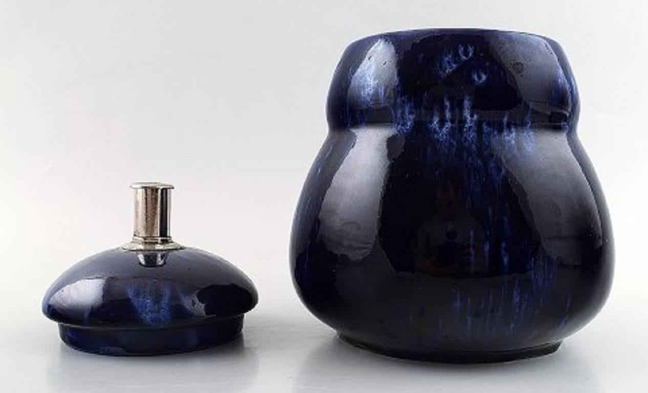 Pair of Rörstrand Lidded Vases in Dark Blue Faience. 1930s-1940s In Excellent Condition For Sale In Copenhagen, DK