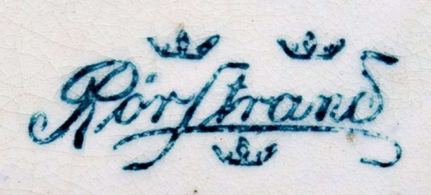 Paire de vases à couvercle Rrstrand en faïence bleu foncé. années 1930-1940 en vente 1