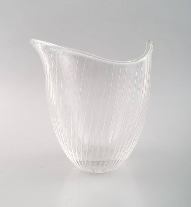 Tapio Wirkkala for Iittala, Finland, circa 1960.

Clear glass vase with engraved decoration in the form of stripes.

Signed Tapio Wirkkala, Iittala.

Dimensions: 13 x 11 cm.

In perfect condition.