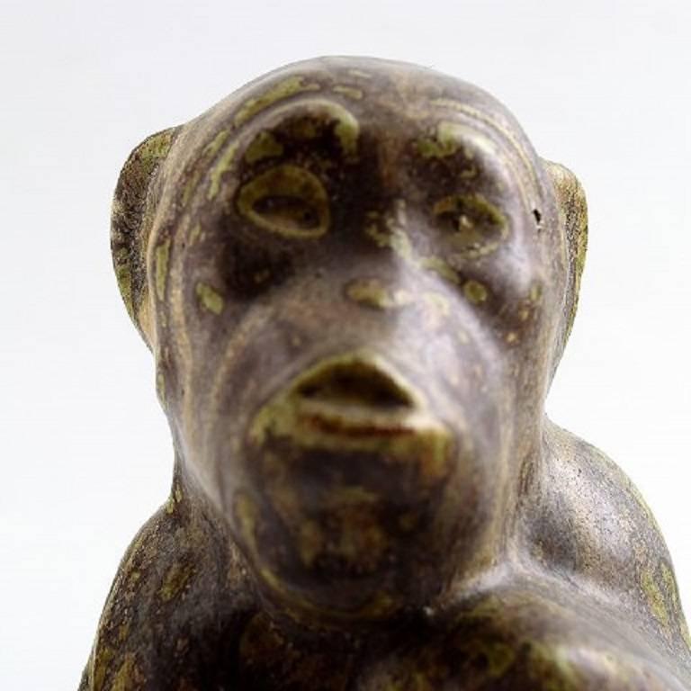 Rare Arne Bang. Ceramics, chimpanzee.

Hallmarked AB 81. 1940s.

Glaze in green and brown shades.

In very good condition.

Height: 16 cm.