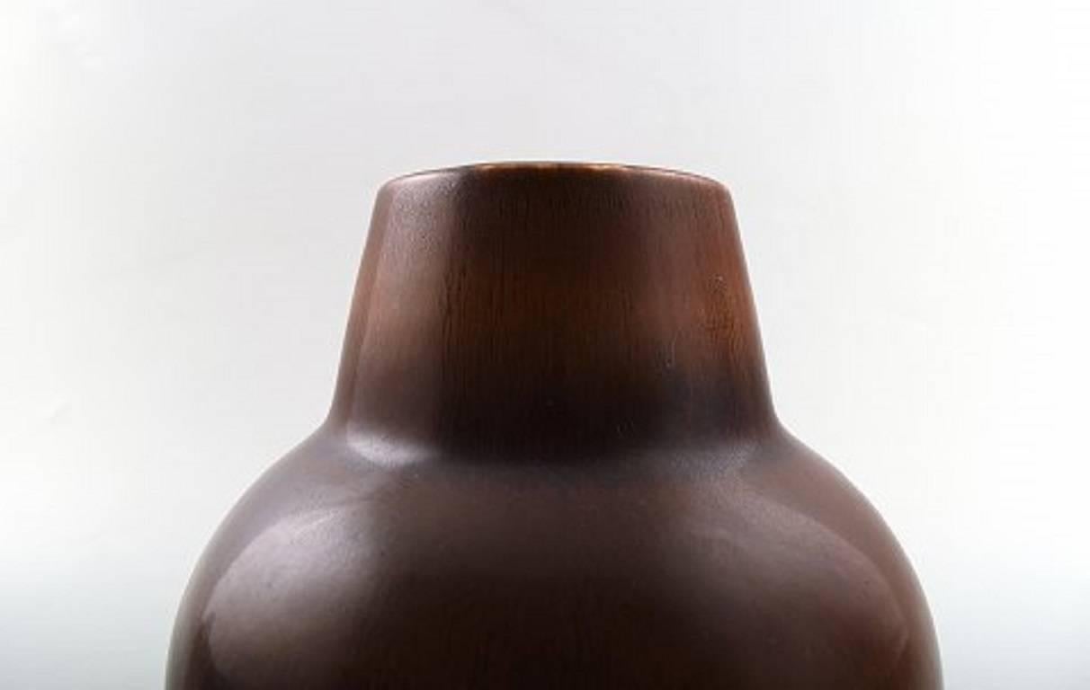 Carl Harry Staalhane, vase en grès Rörstrand.

Magnifique glaçage.

En parfait état, 1ère qualité d'usine.

Mesure 15 x 14 cm.