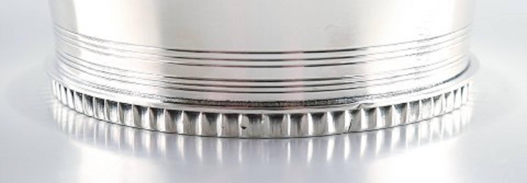 A. F. Rasmussen, Denmark sterling silver bowl. Approximately, 1940s.

Measures 16.5 cm. x 6 cm. Weight 196 g.

In very good condition.

Marked.
 