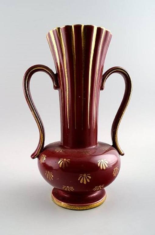 Collection of 'Red Rubin' Pottery with Red Glaze with Gold, Upsala