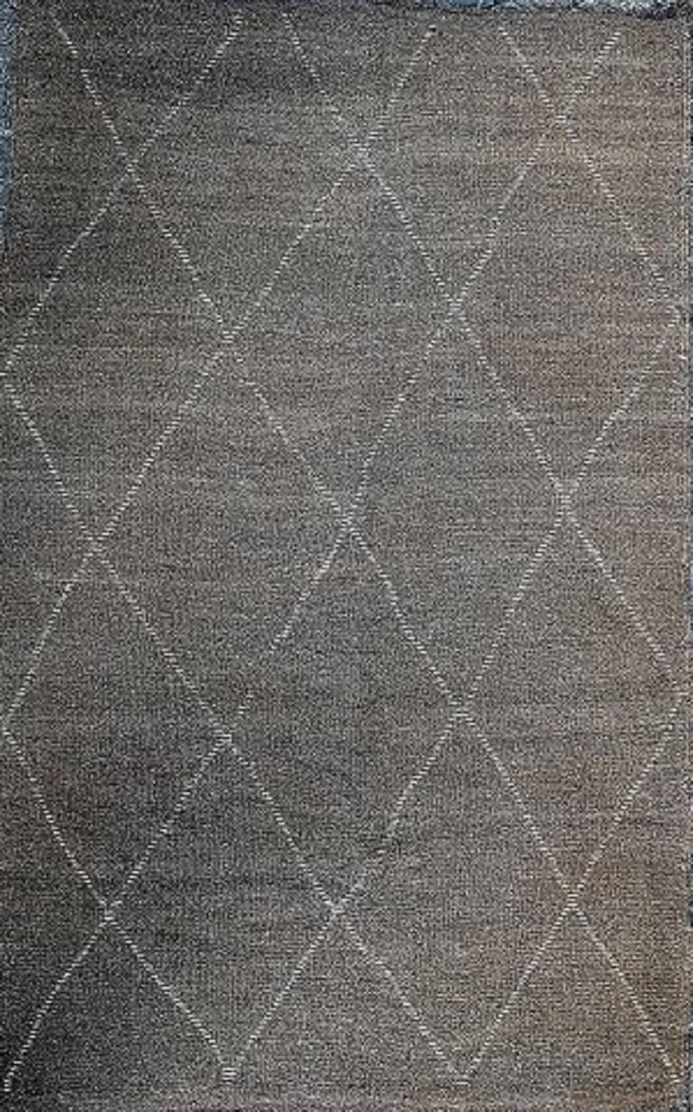 20th Century Hand-Knotted Beni Ouarain Moroccan Tribal Rug, Made of Gray Wool For Sale