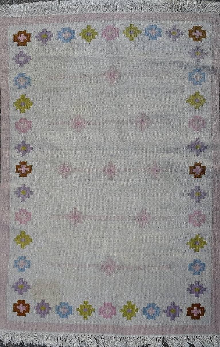 Scandinavian Modern Rölakan Carpet with Geometric Pattern in Different Shades, Mid-20th Century