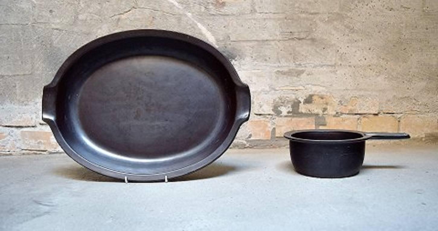 Arabia Stoneware, 1960s-1970s, Pans and Pots and a Large Platter, Five Parts In Excellent Condition For Sale In Copenhagen, DK