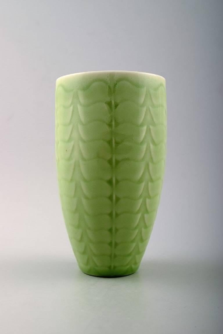 Gun Von Wittrock for Rorstrand/Rörstrand, Danish ceramist, mid-20th century.

Vase in light green glaze.

Measures: 15 x 8.5 cm.

Marked.

In perfect condition.