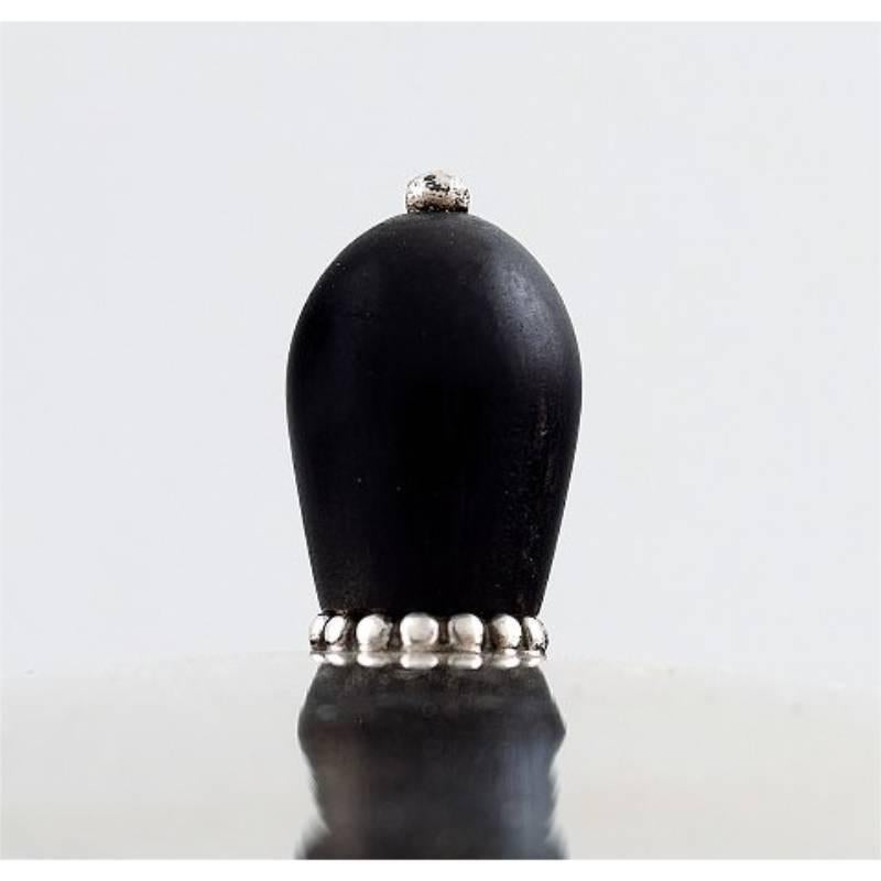 Art déco Bol couvert en argent sterling, bol et couvercle martelés Georg Jensen en vente