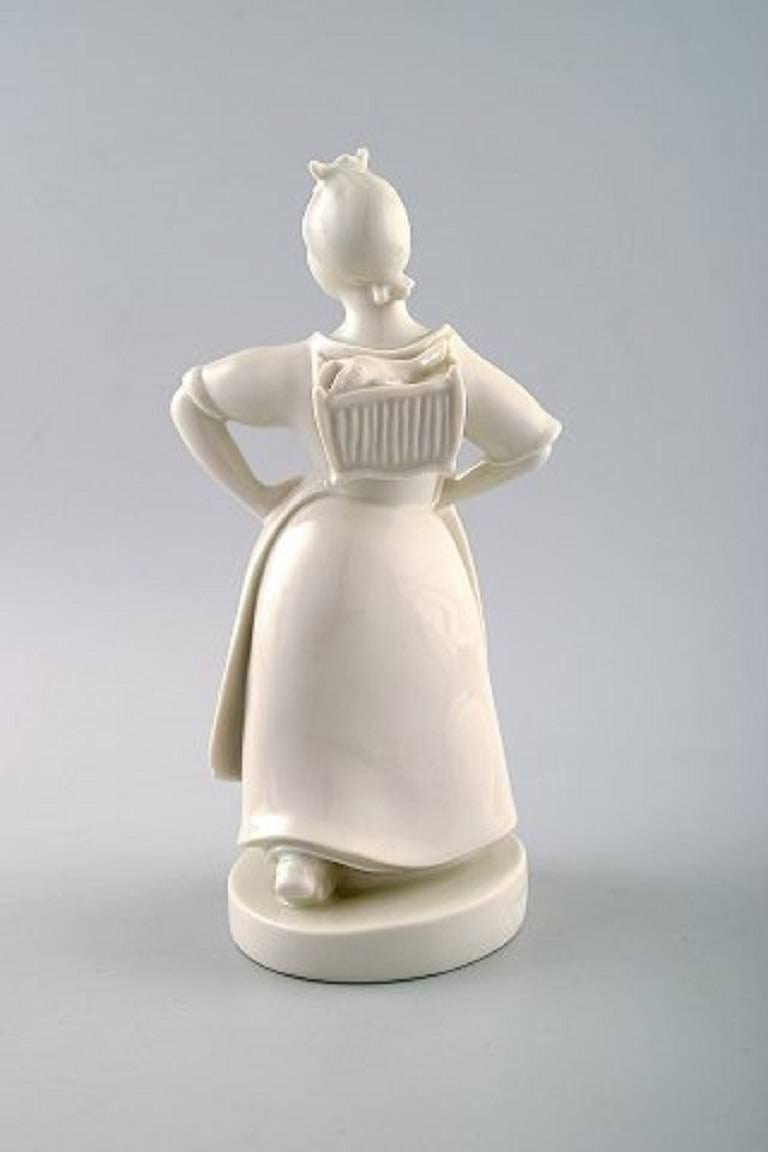 Bode Willumsen: Blanc de Chine figurine, Royal Copenhagen fisherwoman.

Model number 4047.

Measures: Height 21.5 cm.

In perfect condition. 1st. factory quality.