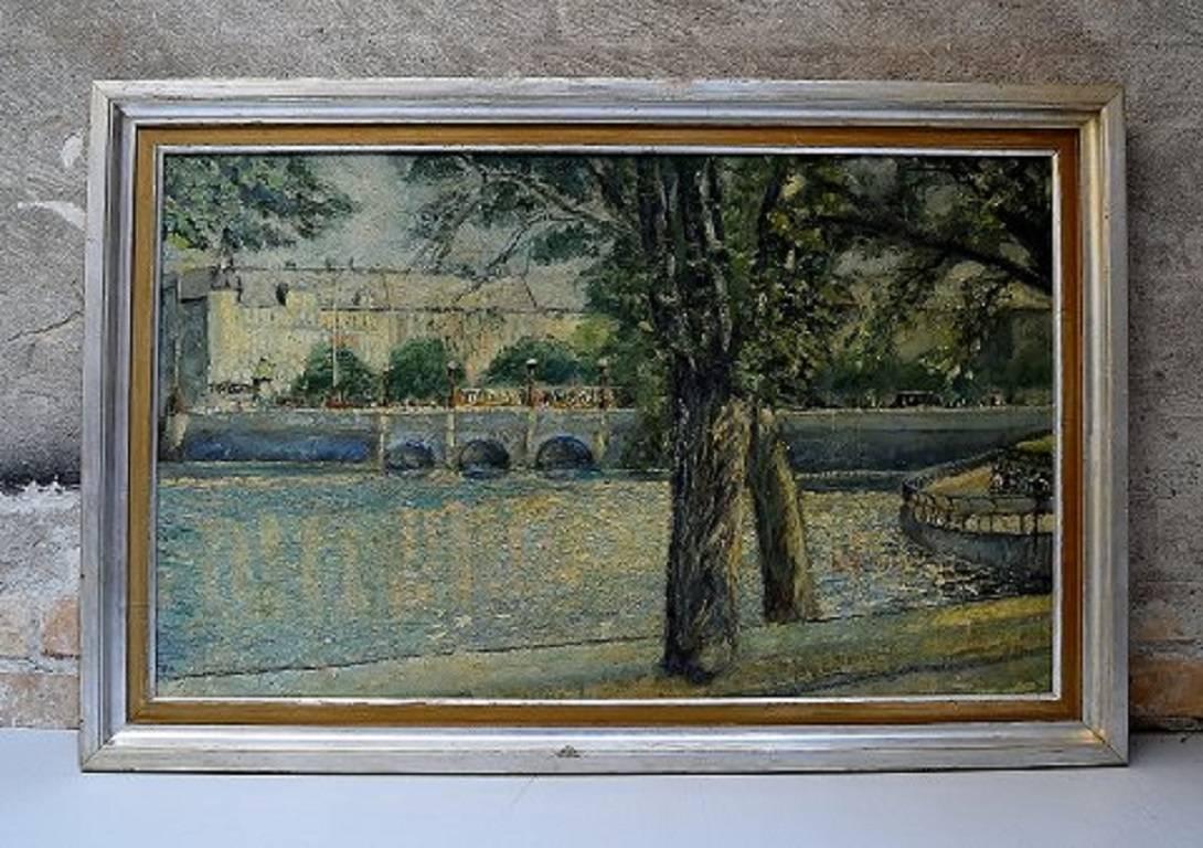 Queen Louise's bridge, Copenhagen, unknown artist.

Oil on canvas, circa 1930.

In perfect condition.

Unsigned.

Measures (ex. Frame) 75.5 x 47 cm.

The frame measures 5.5 cm.