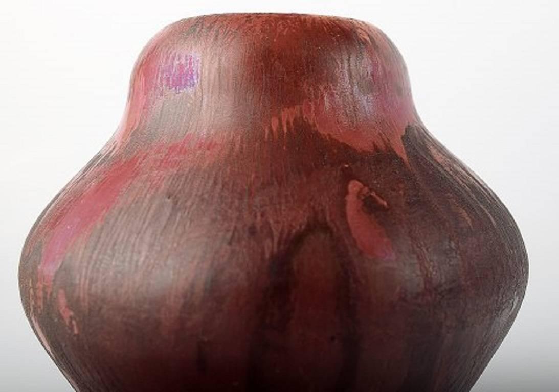 Large and impressive Danish private collection (Total of 42 unique vases, bowls, figurines, etc.) Soren Kongstrand 1872-1951) and Jens Petersen (1890-1956).

Vase, Soren Kongstrand, signed SK. 

Measuring 11 x 11 cm. 

In perfect condition. 

The