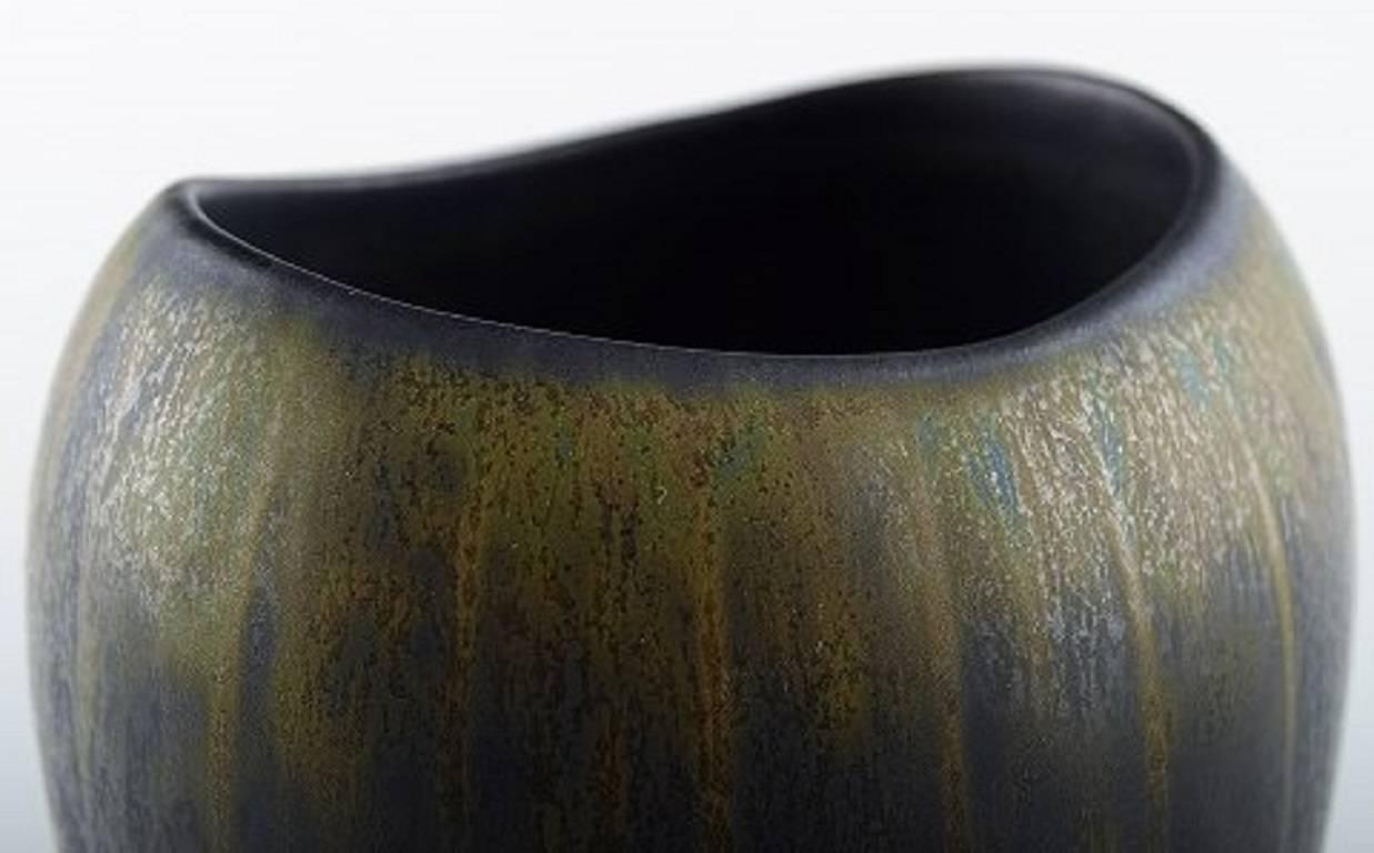 Gunnar Nylund, Rörstrand vase in ceramics.

Beautiful glaze.

In perfect condition.

Measures: 15 cm. high.

Hallmarked.