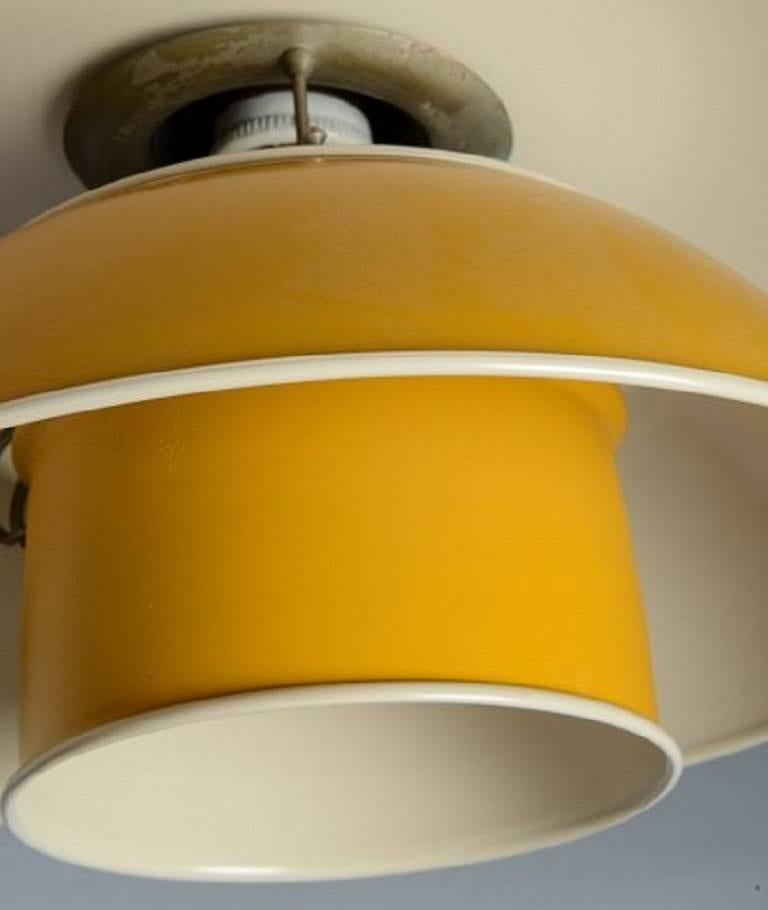 Poul Henningsen. PH 4½-4 Pendant Lamp with Shade Yellow Painted Metal, 1940s In Good Condition In Copenhagen, DK