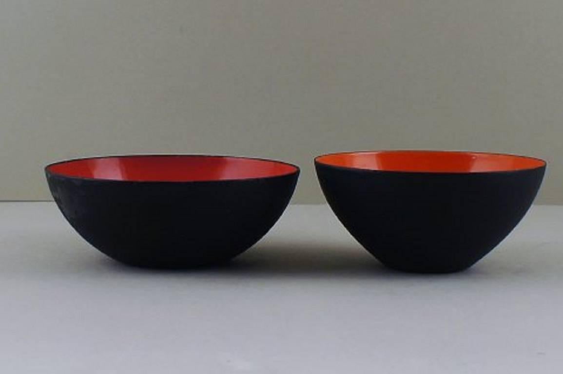 Here you are offered two Krenit bowls by Herbert Krenchel.

Black metal and red and orange enamel, 1970s.

Measures: 12.5 cm. in diameter.

In good condition, orange bowl with small enamel damage.