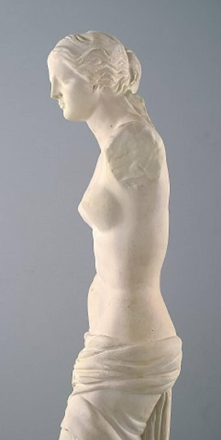 Classical Greek Venus de Milo Sculpture in Plaster, Early 20 Century
