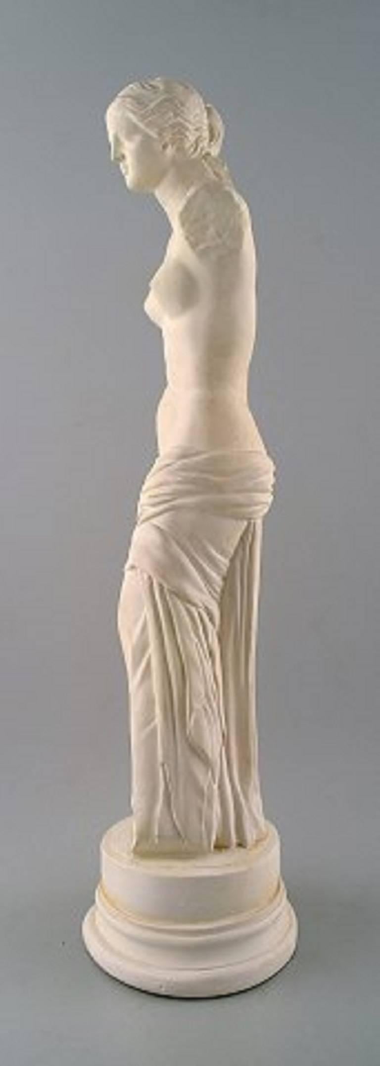 Venus de Milo sculpture in plaster, early 20 century.

Measures: 55 cm.

In good condition, normal wear.