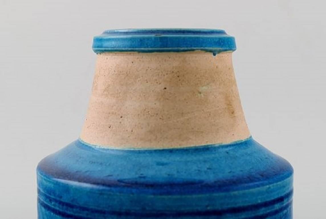 Kähler, Denmark, glazed stoneware vase. Nils Kähler, 1960s.

In perfect condition.

Marked.

Measures 16 x 15 cm.