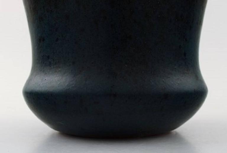 Carl-Harry Stålhane/Stalhane for Rørstrand/Rorstrand Atelje, ceramic vase,

mid-20th century.

Blue glaze.

Measures: 15.5 x 11.5 cm.

In perfect condition.