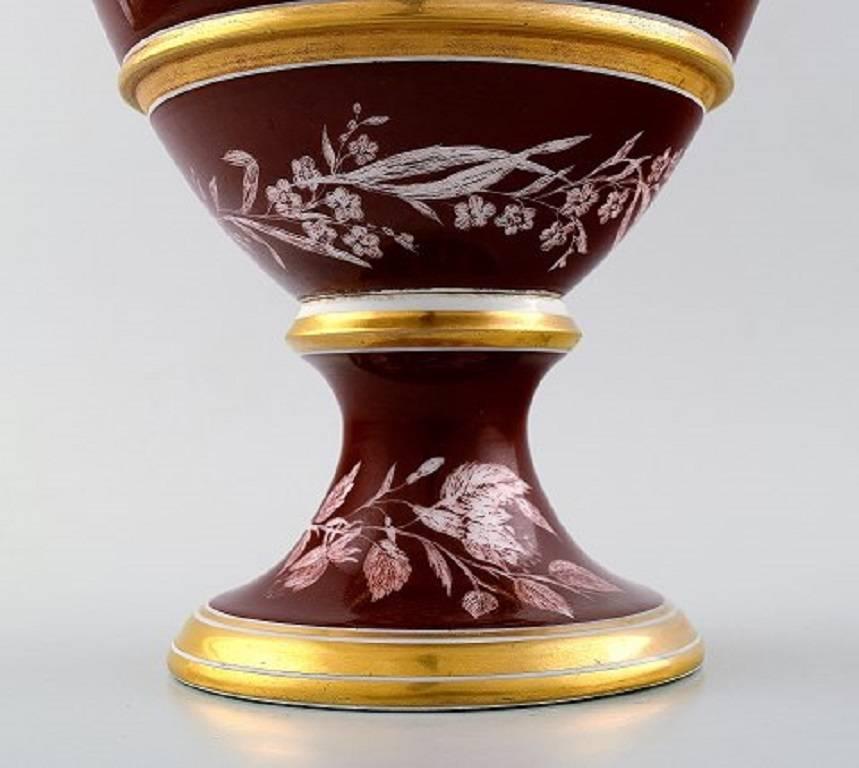 Große antike B&G Bing & Grondahl-Vase in Lila mit Henkeln in Gold, Bing & Grondahl im Zustand „Hervorragend“ im Angebot in Copenhagen, DK