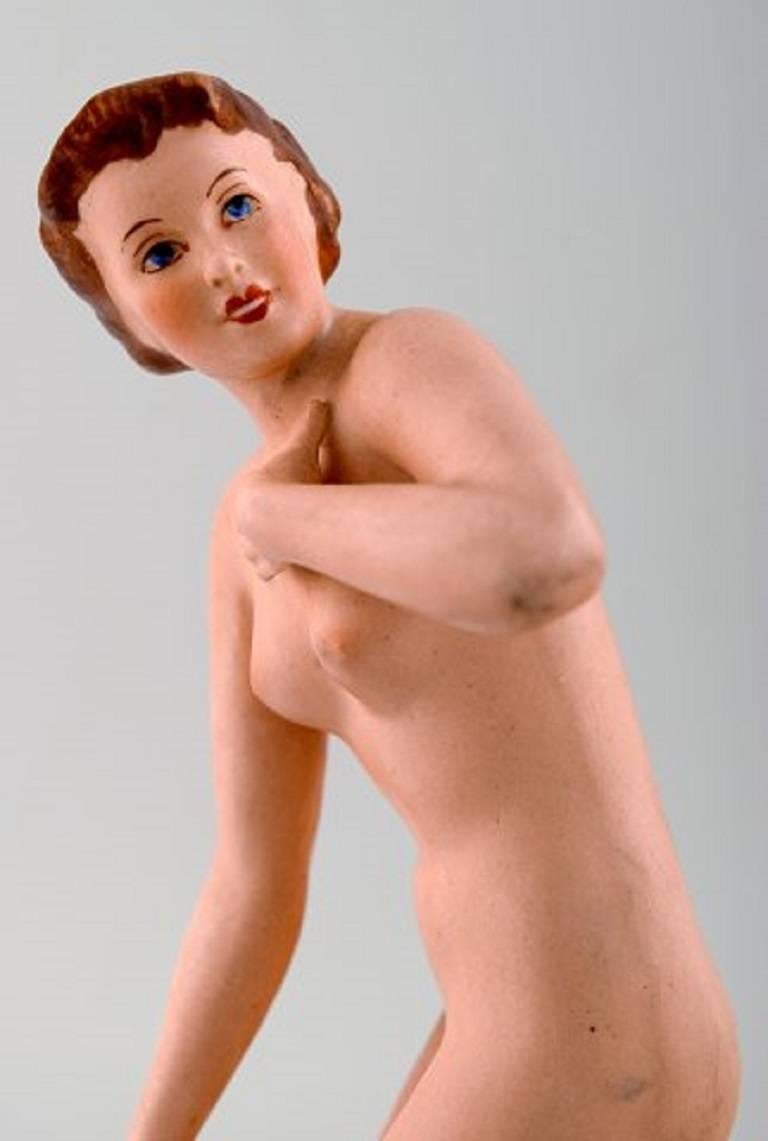 Art Deco Royal Dux Naked Woman, Porcelain In Excellent Condition For Sale In Copenhagen, DK