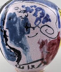 Französische Keramikvase, Picasso-Stil, Gesichter im Profil, Mitte des 20. Jahrhunderts