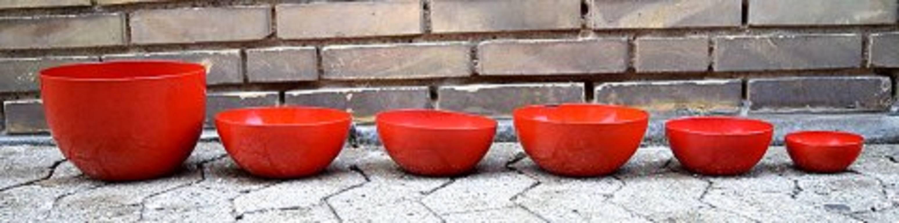 Kaj Franck, Finland, Nine Bowls, Enamelled Metal, Finel, Finland, 1950s In Good Condition For Sale In Copenhagen, DK