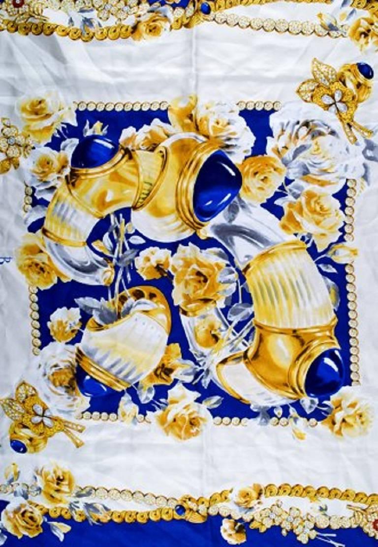 Boucheron, Paris foulard vintage.

Mesures : 82 cm. x 82 cm.

En parfait état.