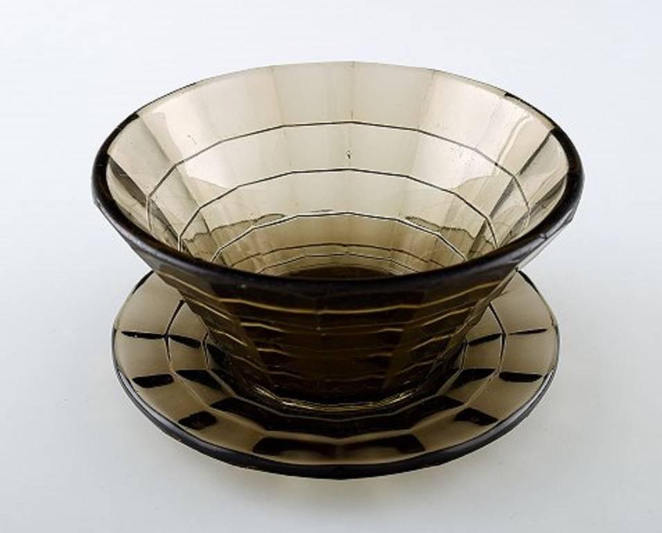 2 Art deco bowls. Simon Gate for Orrefors/Sandvik. Topaz coloured bowls In Good Condition For Sale In Copenhagen, DK