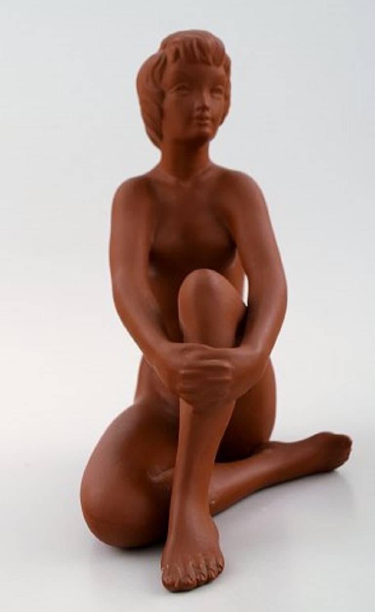Gmundner ceramics, Austria. Figure of naked woman in red clay.

Marked. Model 2288J. 

1950s-1960s.

Measures: 21 x 16 cm.

In perfect condition.