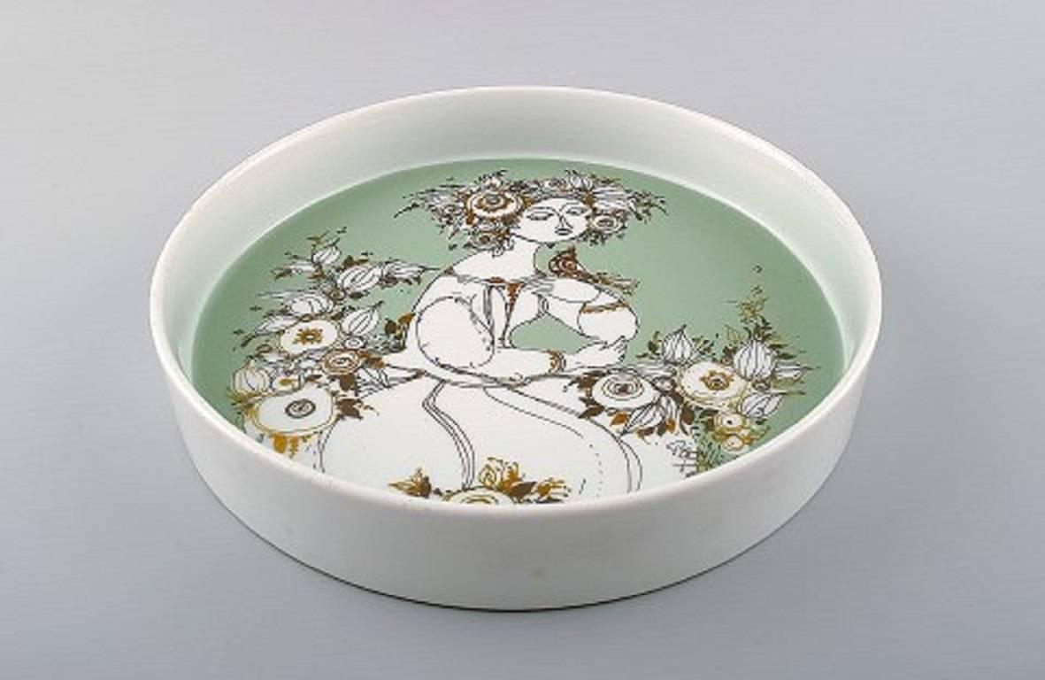 Rosenthal Studio Line, Bjorn Wiinblad porcelain bowl, motif of woman and bird.

In perfect condition.

Measures: 25 x 4 cm.

Marked.