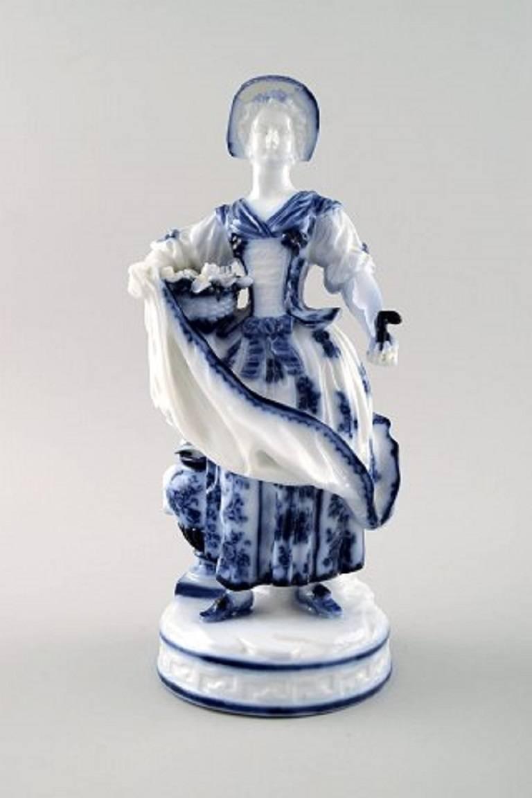 porcelain figurines vintage
