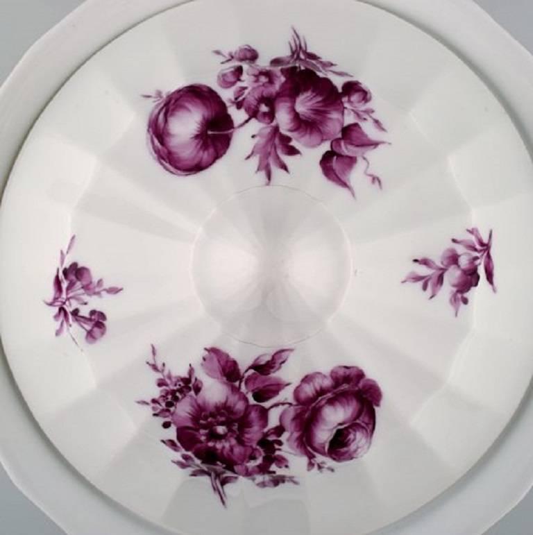 Fin du XIXe siècle Grande soupe à soupe Purpur de Royal Copenhagen avec plat en vente