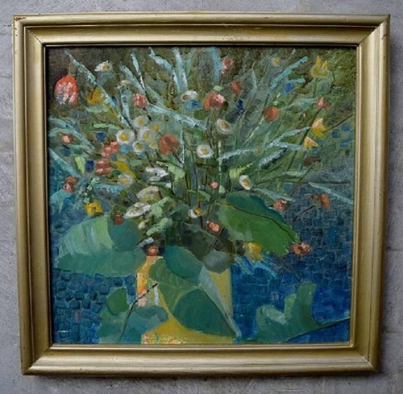 Flower painter mid-20th century, flower still life.

Oil on board.

Unsigned.

Measures: 46 x 46 cm. The frame measures 5 cm.
 