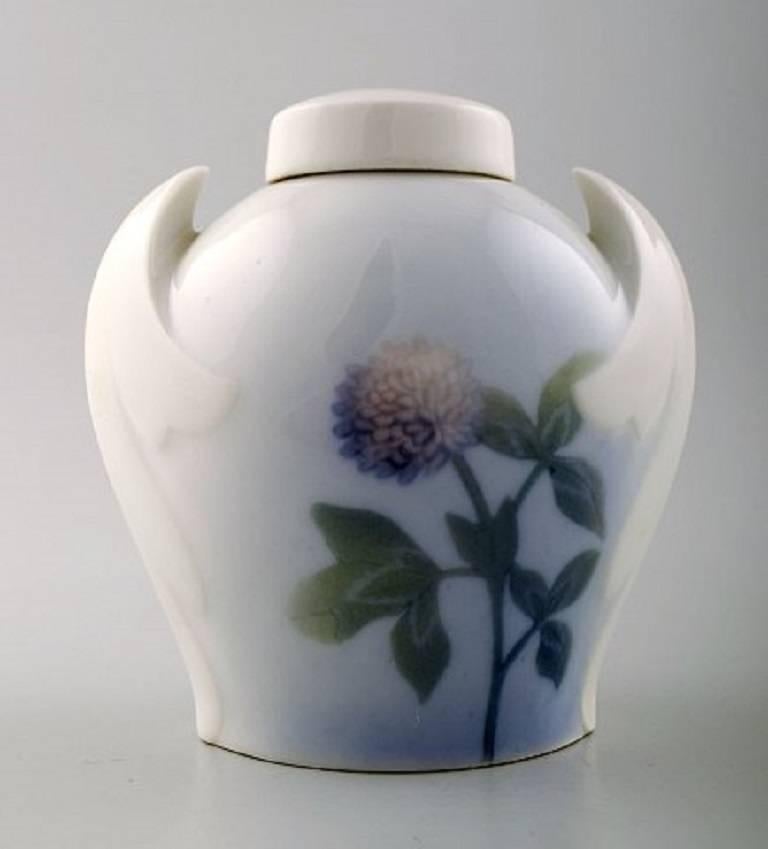 Art Nouveau vase in porcelain, B & G, Bing & Grondahl, decorated with flowers.

Rare form.

Stamped: Danish china works, 1899-1901.

Measures: 12 cm. X 12 cm.

1. factory quality, in perfect condition.