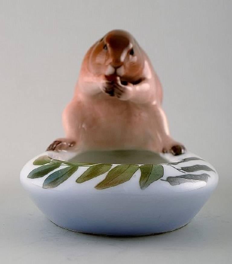 Rare Royal Copenhagen bowl with beaver, number 1067/615.

Perfect condition, 1st. factory quality.

Measures: 13 cm. X 9 cm.
