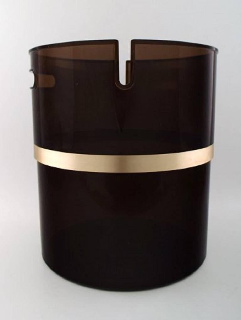 Bo Armstrong for Silver Line, recycle bin in acrylic.

Swedish design, 1980s.

Measures: 30 cm X 27 cm.

In very good condition.

Stamped.