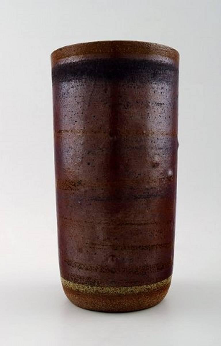 Palshus ceramic vase, glaze in brown shades.

Stamped: Palshus, Denmark, circa 1970.

Perfect condition.

Measures: 18 cm high, 9.5 cm wide.
