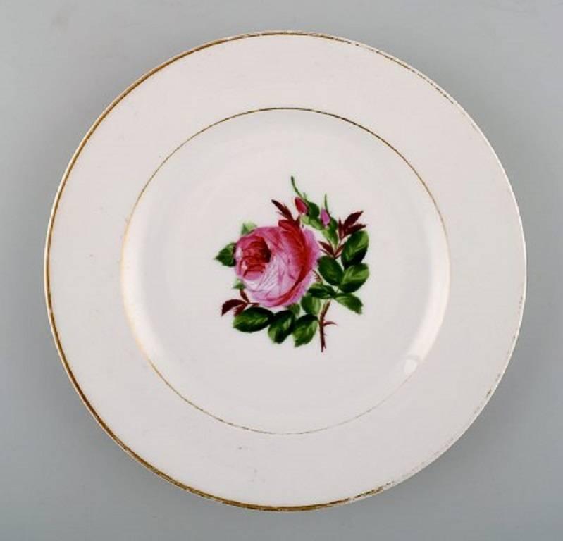 Four Antique Royal Copenhagen Flat Plates in Flora Danica Style For Sale 1