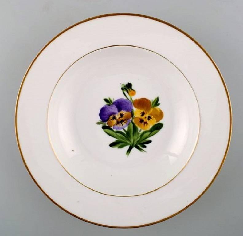 Cuatro platos hondos antiguos de Royal Copenhagen de estilo Flora Danica.

Medidas: 22.5 cm. X 5 cm.

En excelente estado. 1ª calidad de fábrica.