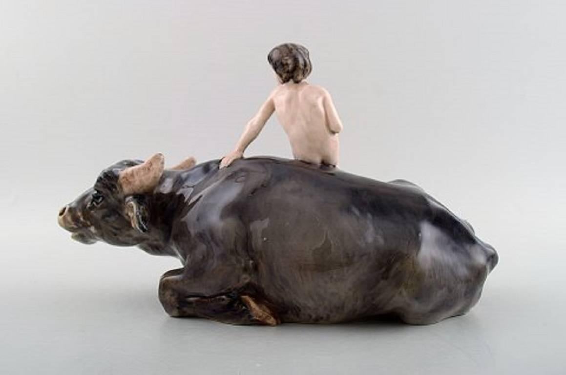 Rare Royal Copenhagen figure, naked boy on water buffalo.

Model number 1849.

Measures 30 cm. X 18 cm.

In perfect condition, 2nd.