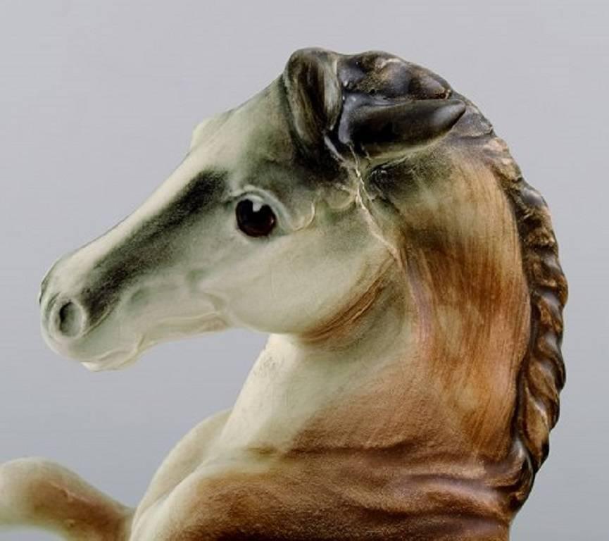 Große Goldschneider-Figur aus Porzellan, Reiterpferdchen (Englisch) im Angebot