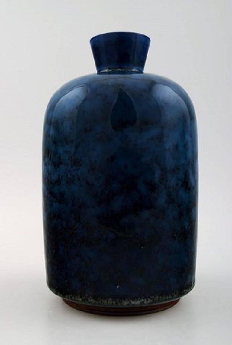Berndt Friberg Studio Ceramic Vase, Modern Swedish Design In Excellent Condition In Copenhagen, DK