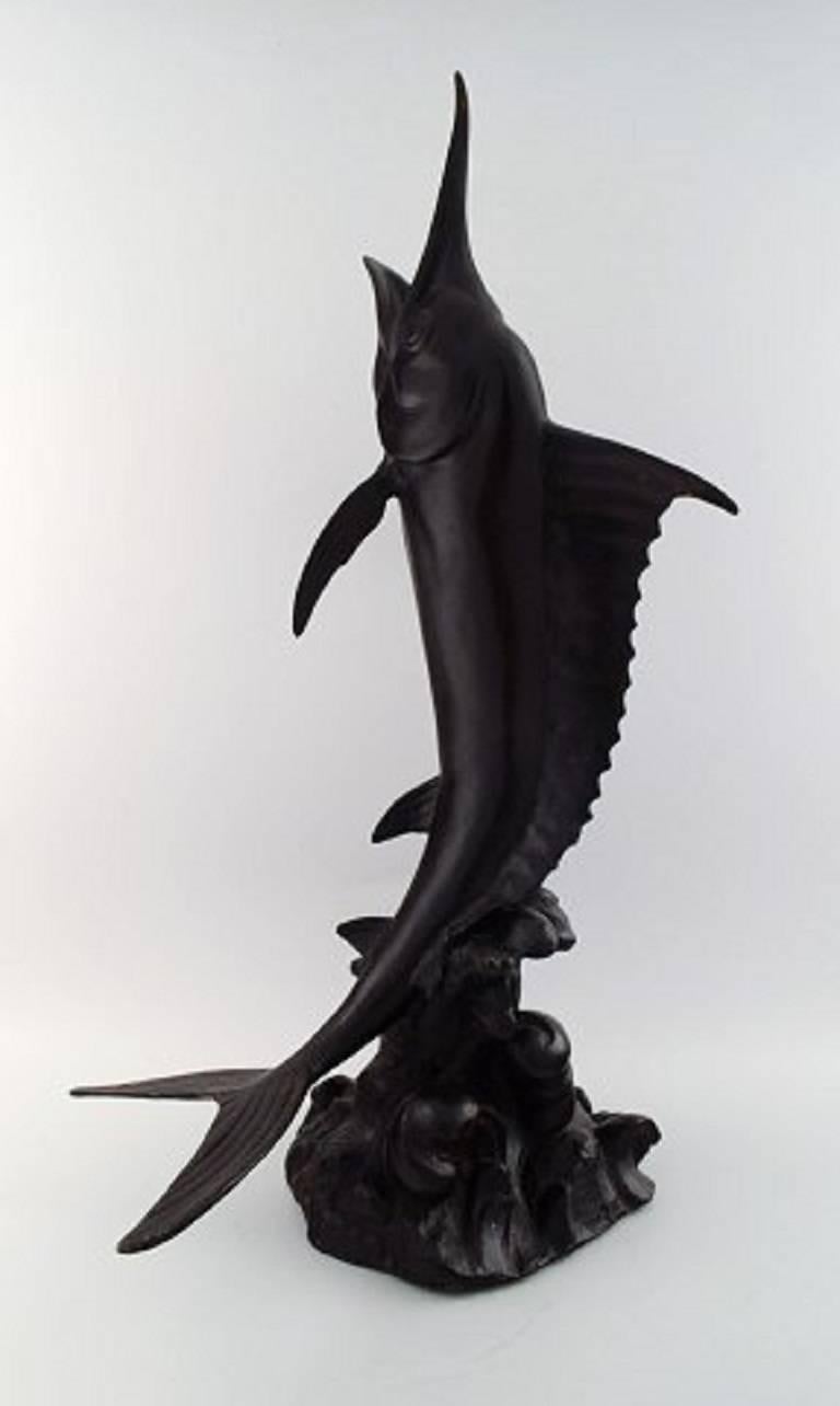 Monumentale Schwertfisch aus patinierter Bronze (Skandinavische Moderne) im Angebot