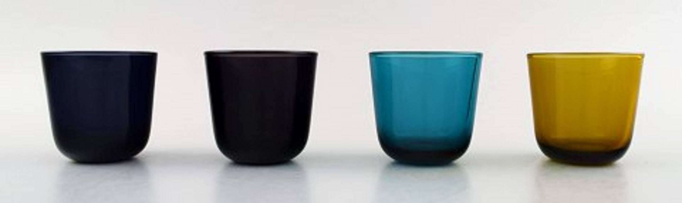 Kaj Franck (Finnish, 1911-1989) Nuutajärvi Glass Works, Finland, art glass. 12 vodka / shot glasses in different colors.

Finland 1960s / 70s.

In perfect condition.

Measures: Glass 5.5 cm. X 5.5 cm.

Unstamped.