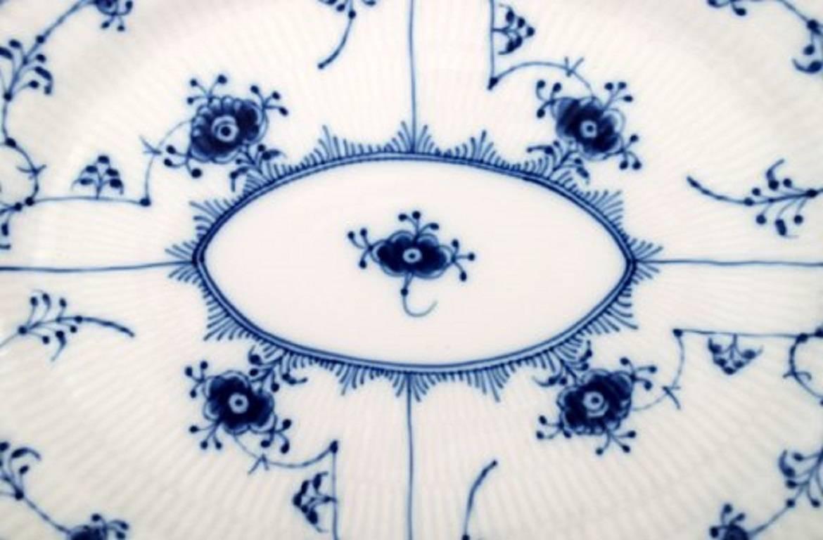 Royal Copenhagen / Royal Copenhagen blue fluted full lace, platter.
Decoration number 1/1147 or 374.
Measures: Length 29.5 cm, width 23 cm.
in perfect condition. 1. factory quality.