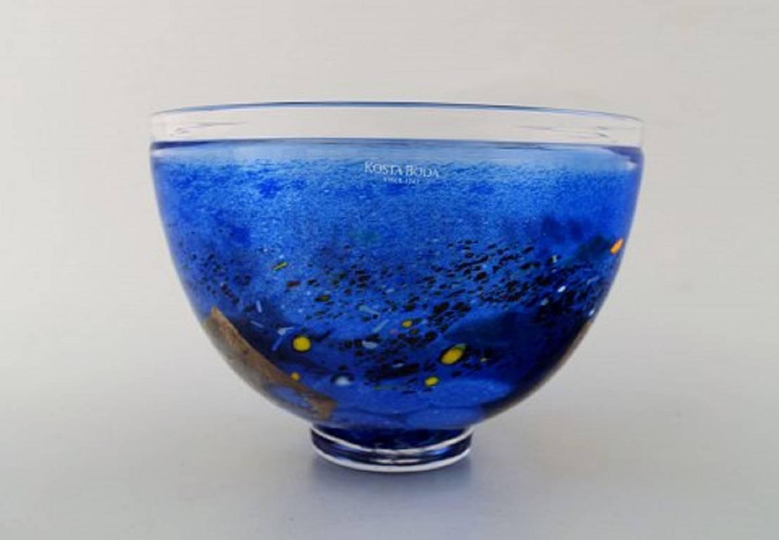 Art Glass Bowl, designed by Bertel Vallien, made by Kosta Boda.
In perfect condition.
Signed. 1980s.
Measures: Height 11 cm, width 15.5 cm.