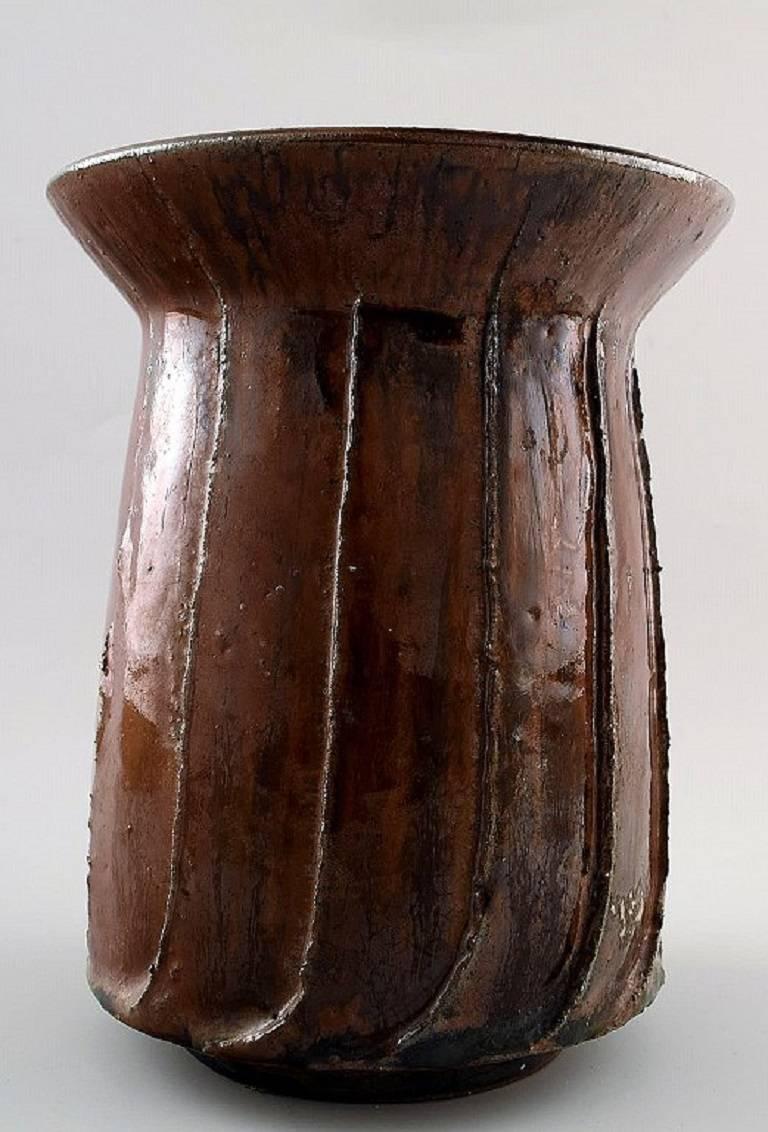 Swedish ceramist, ceramic vase in rustic style.
Signed, 1980s.
Measures 17.5 x 14 cm.
In perfect condition.