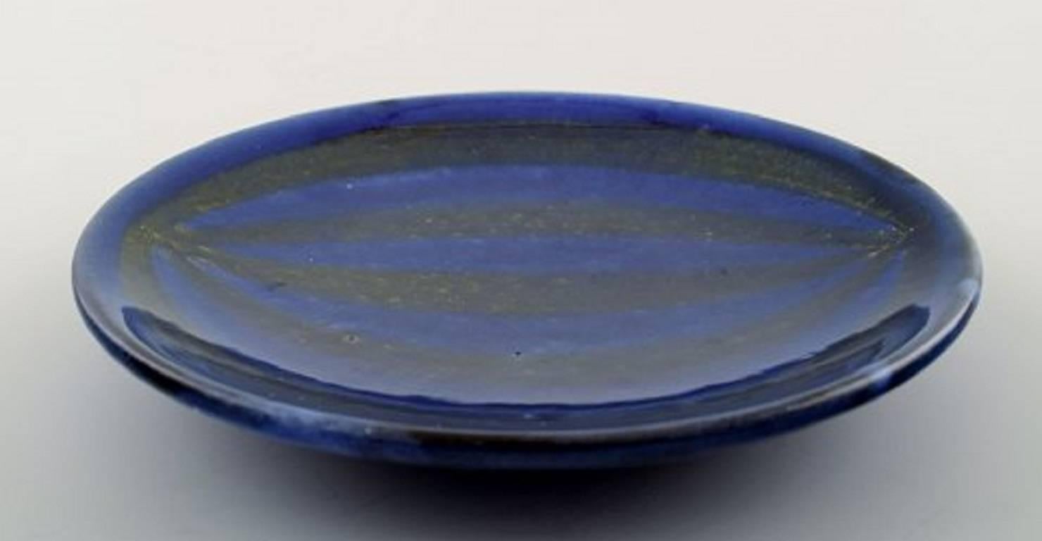 Scandinavian Modern Upsala-Ekeby Ceramic Dish, Glaze in Blue and Black Tones, Sweden, 1950s For Sale