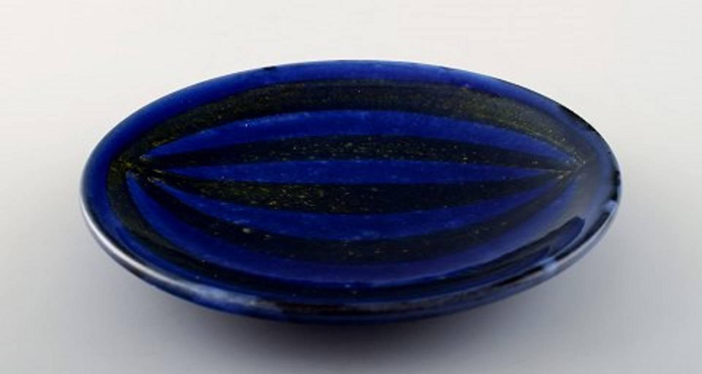 Upsala-Ekeby ceramic dish.
Glaze in blue and black tones.
Sweden, 1950s.
In perfect condition.
Measures 19 cm.
Stamped.