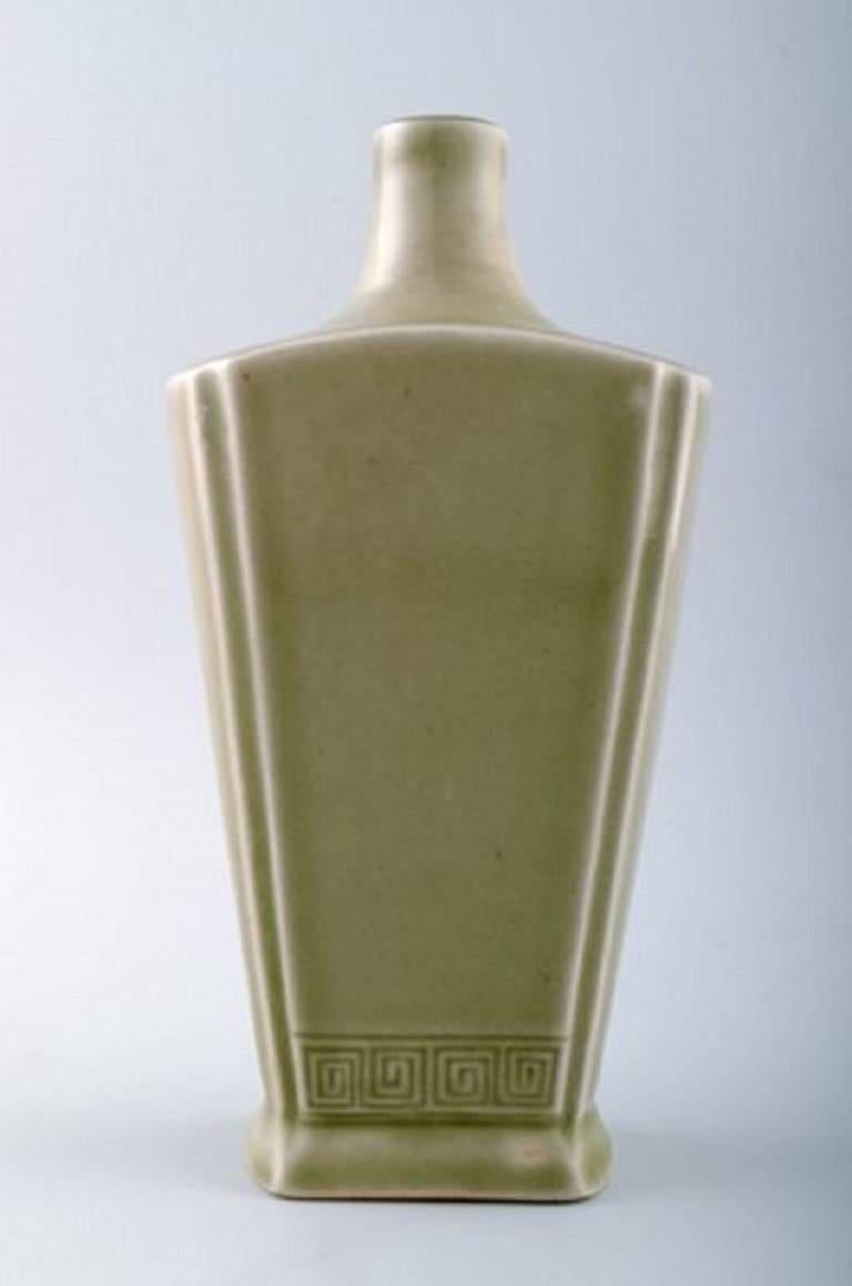 Chinese Export Chinese Ceramic Vase in Celadon Glaze with Dragon Motifs